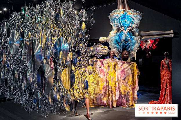 L’exposition retrospective de la créatrice de mode Iris Van Herpen au Musée des Arts Décoratifs