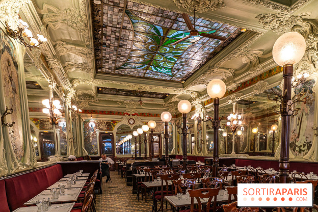Le Bouillon Julien, la brasserie au sublime décor art nouveau, son menu et ses plats