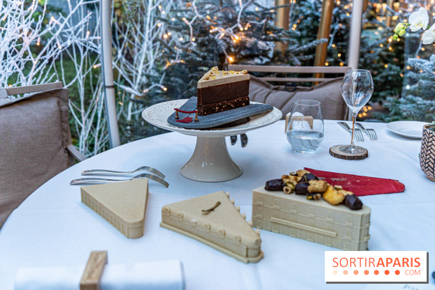 La bûche de Noël de l’Hôtel Barrière Le Fouquet’s Paris 2023