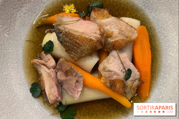 Ma Dame, le restaurant de l'hôtel Marignan Champs-Elysées - Pot-au-feu de pintade poireaux