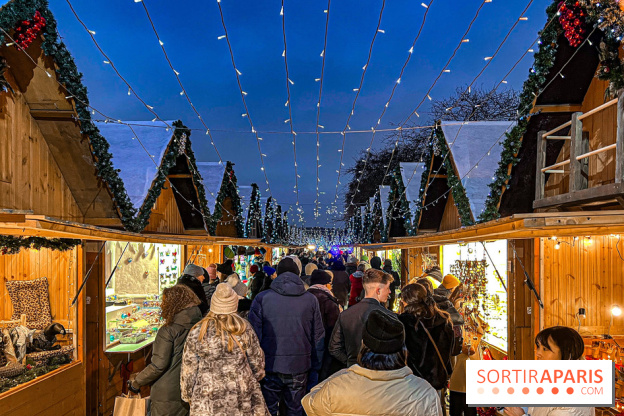 Marché de Noël 2023 au pied de la tour Eiffel - Quai Jacques Chirac