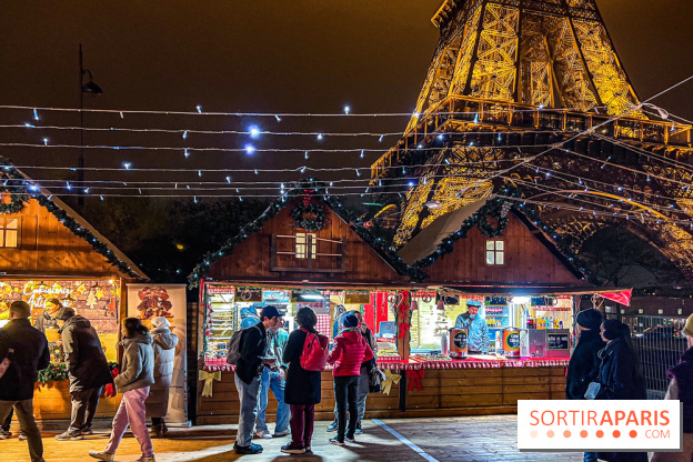 Marché de Noël 2023 au pied de la tour Eiffel - Quai Jacques Chirac