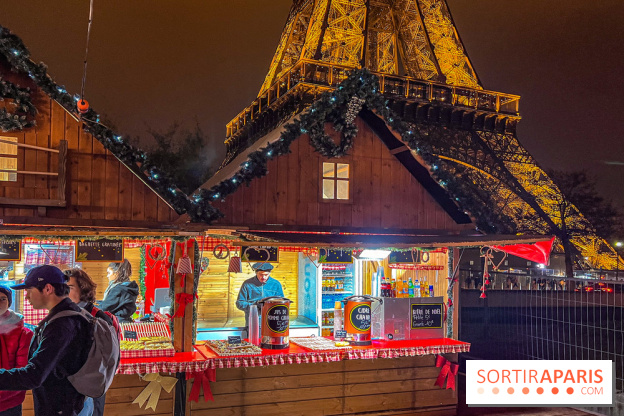 Marché de Noël 2023 au pied de la tour Eiffel - Quai Jacques Chirac