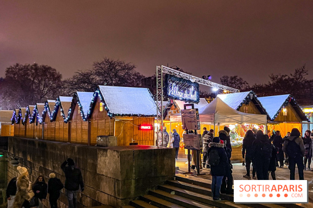 Marché de Noël 2023 au pied de la tour Eiffel - Quai Jacques Chirac