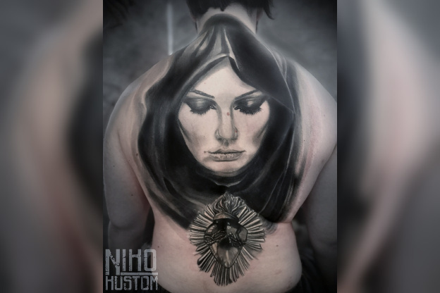 Kustom Tattoo le studio de tatouage à Paris qui repousse les limites du réalisme.