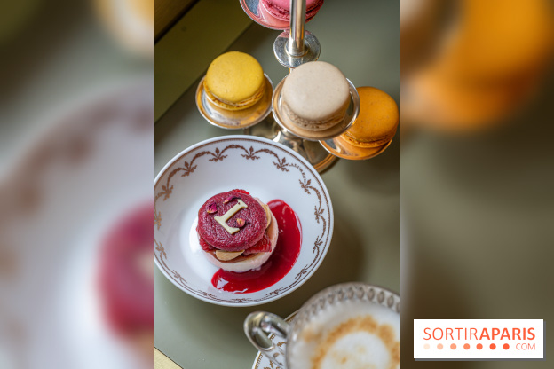 Le tea time du Bar à desserts de Ladurée Champs-Elysées