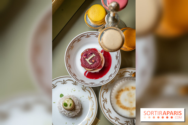 Le tea time du Bar à desserts de Ladurée Champs-Elysées -  A7C2257