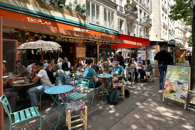 TiKi Playa c'est l'évasion en plein Paris : un beach bar festif et une terrasse XXL