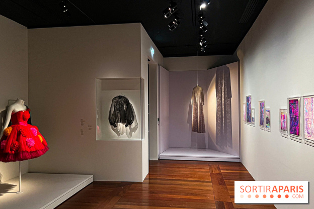 Transparences, la nouvelle exposition mode du Musée Yves Saint Laurent