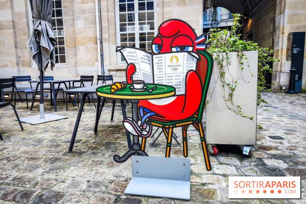 Jeux olympiques et paralympiques Paris 2024 - Visuel - mascotte Phryge terrasse Monnaie de Paris