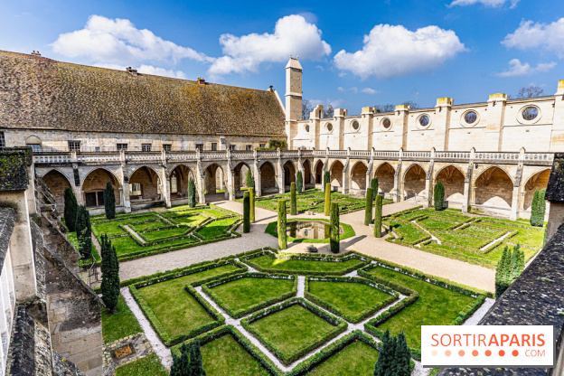 L'Abbaye de Royaumont - les photos -  jardin - bâtiment des moines