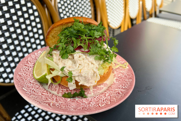 The Blossom Arms - Crab bun