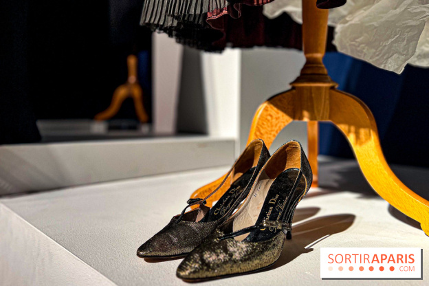 Exposition Haute Couture gratuite chez Bonhams Cornette de Saint Cyr, maison de vente prestigieuse à Paris - image00104