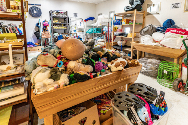 La Braderie solidaire ADM, les boutiques à Guyancourt - les photos