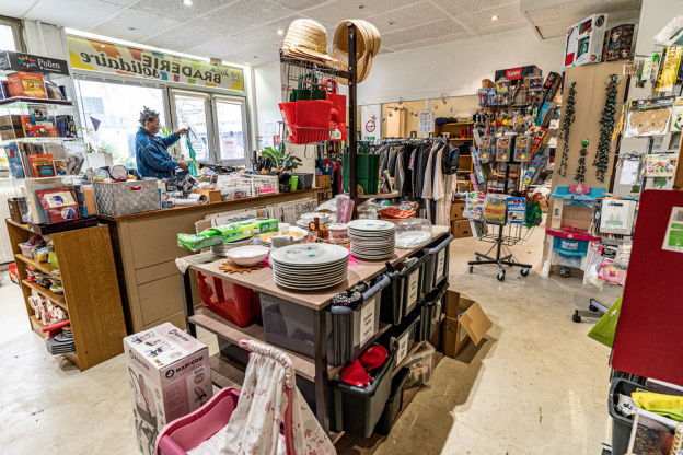 La Braderie solidaire ADM, les boutiques à Guyancourt - les photos
