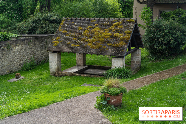 Village de Medan dans les Yvelines -  lavoir de la mairie