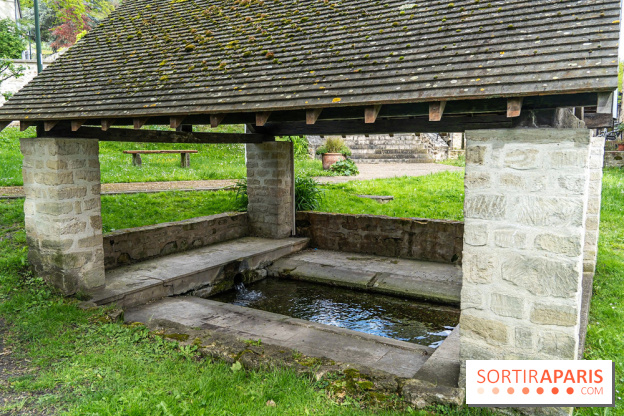 Village de Medan dans les Yvelines -  lavoir de la mairie