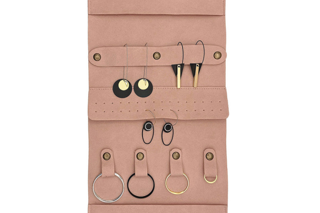 Y - Le tout premier magasin éphémère grec ouvre ses portes à Paris & vous offre des séjours en Grèce!