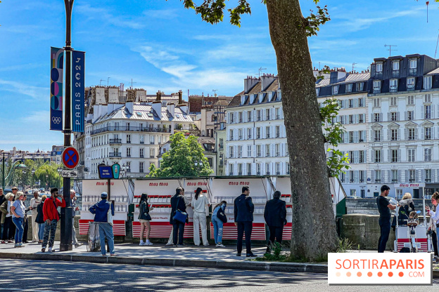 Miu-Miu distribue des livres et des glaces gratuites sur les quais parisiens ! - image00035