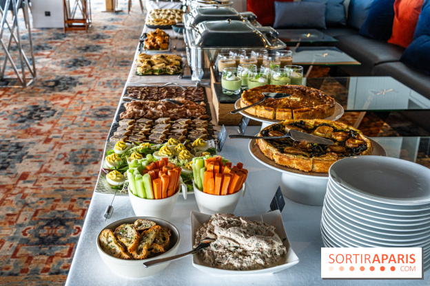 Le Brunch à volonté du belvédère au Domaine de la Corniche dans les Yvelines - photos -  buffet