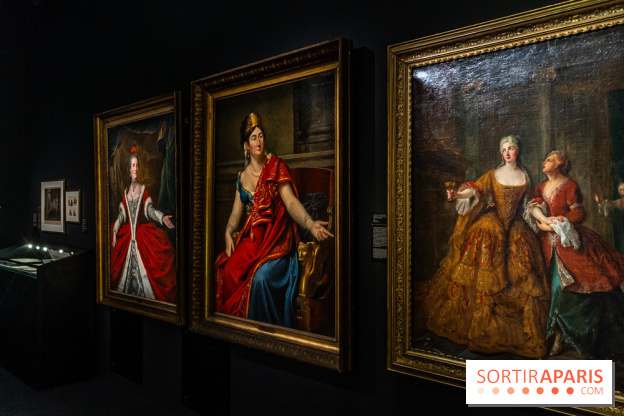 Exposition 'Bijoux de Scène de la Comédie Française' à l'hôtel historique de Mercy-Argenteau qui se dévoile