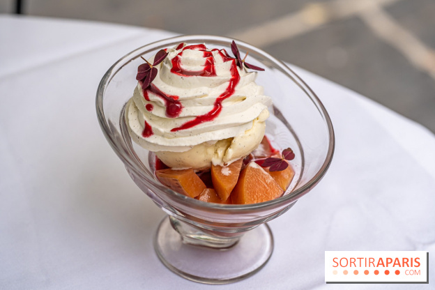 La terrasse du Jardin Privé à Châtelet Les Halles en mode barbecue  -  pêche melba