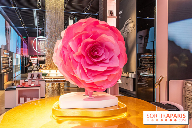 Le Café de la Rose Lancôme par Nina Métayer sur les Champs-Elysées à Paris