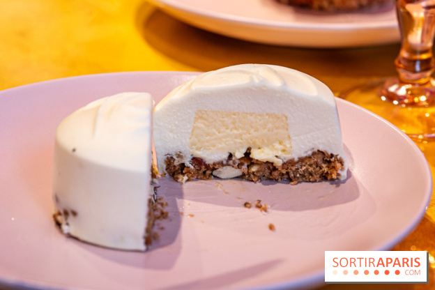 Le Café de la Rose Lancôme par Nina Métayer sur les Champs-Elysées à Paris -  A7C7207