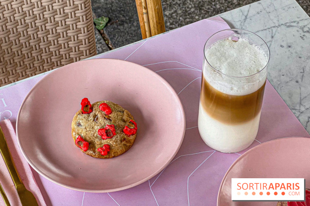 Le Café de la Rose Lancôme par Nina Métayer sur les Champs-Elysées à Paris - Exposition Siège Social Sisley   image00040   1086271