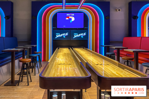 Shuffled, l'enseigne de shuffleboard à Boom Boom Villette