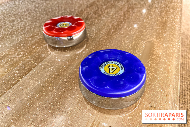 Shuffled, l'enseigne de shuffleboard à Boom Boom Villette