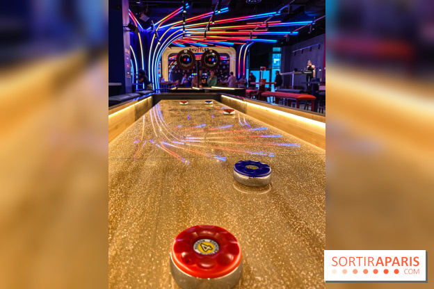 Shuffled, l'enseigne de shuffleboard à Boom Boom Villette - IMG 8589
