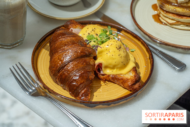 Inform Café, le coffee shop brunch sur fond de monument historique au Citéco -  croissant Bénédicte jambon