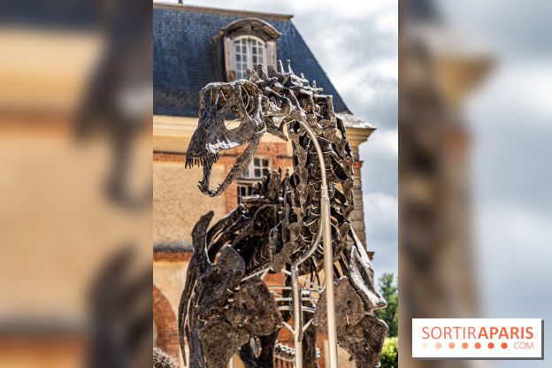 Un dinosaure géant au Château de Dampierre - Jurassique au Château de Dampierre