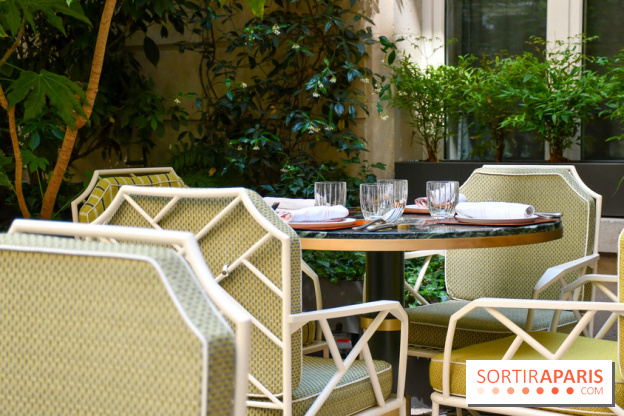 Comestibles comptoir gourmand et terrasse confidentielle par Paul Pairet à l'Hôtel de Crillon