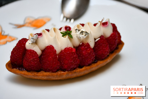 Comestibles comptoir gourmand et terrasse confidentielle par Paul Pairet à l'Hôtel de Crillon