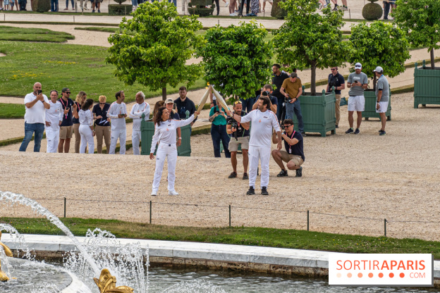 JO Paris 2024 : Les porteurs et relais de la flamme à Versailles -  Patrick Bruel