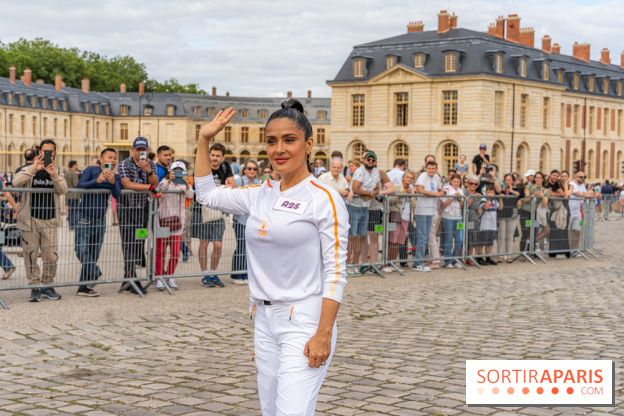 JO Paris 2024 : Les porteurs et relais de la flamme à Versailles -  Salma Hayek