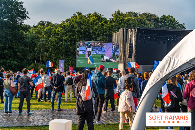 La Fan zone de Saint-Quentin en Yveli!nes, soirée Ofenbach et drones -  A7C0314