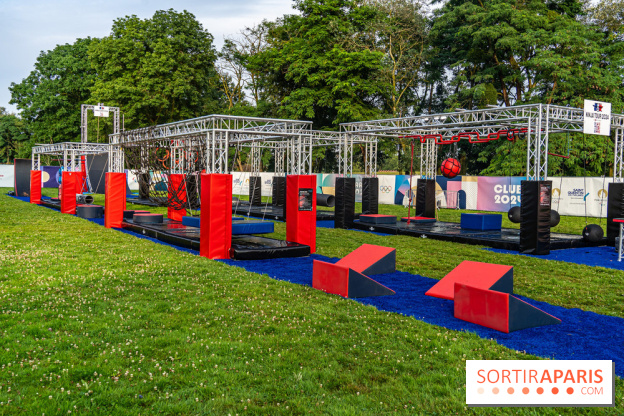 La Fan zone de Saint-Quentin en Yveli!nes, soirée Ofenbach et drones -  A7C0326