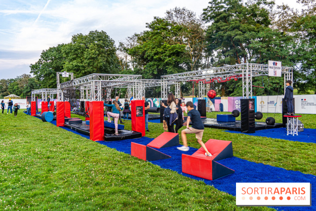 La Fan zone de Saint-Quentin en Yveli!nes, soirée Ofenbach et drones -  A7C0346