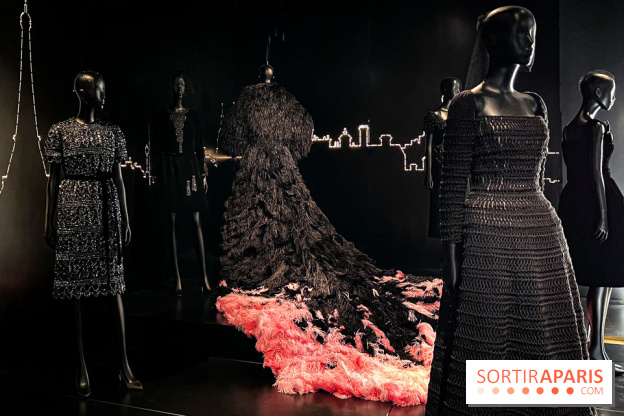 JO paris 2024 : Les tenues de scène de Lady Gaga, Aya Nakamura et Céline Dion exposées à la Galerie Dior  - image00010