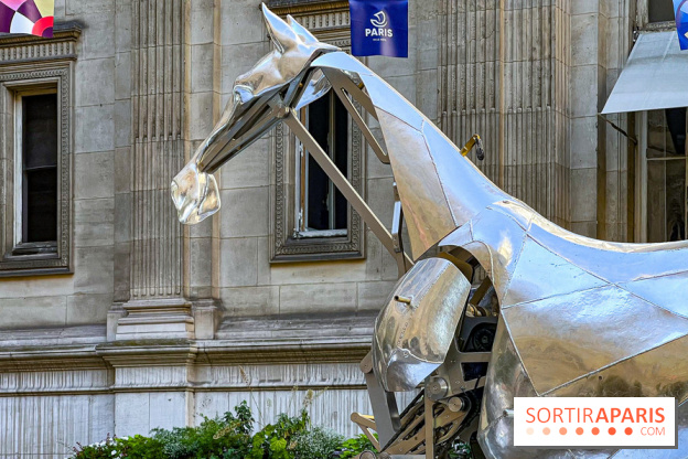 ZEUS, cheval métallique de la cérémonie d'ouverture des JO de Paris 2024 à l'Hôtel de Ville