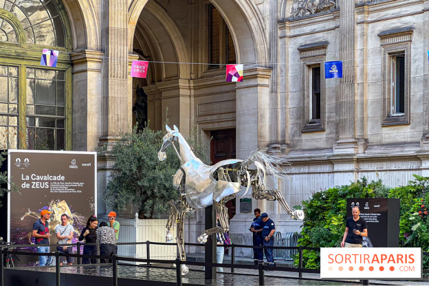 ZEUS, cheval métallique de la cérémonie d'ouverture des JO de Paris 2024 à l'Hôtel de Ville