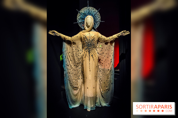 Stephen Jones, chapeaux d'artistes : l'exposition insolite et créative se dévoile au Palais Galliera - IMG20241017102629