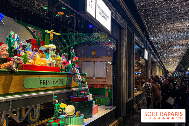 Les vitrines de Noël 2024 du Printemps Haussmann avec Juliette Binoche - image00007