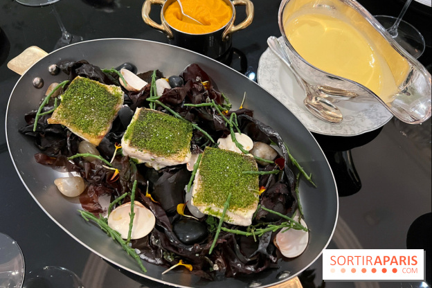 Le Grand Diner, Hôtel San Régis - Loup de mer en persillade