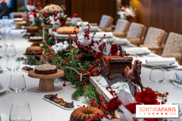 La Bûche de Noël 2024 et créations de Fête du Cheval Blanc par Maxime Frédéric et son équipe -  table de Noël