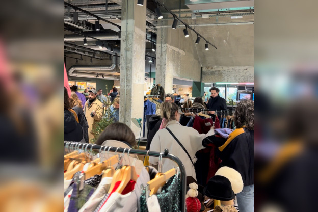 Un marché de Noël insolite dans 19ème : venez trouver des pépites en secondes mains - C76445EE EAE3 4D59 A4D3 F7C77D52DFE4 1 105 c