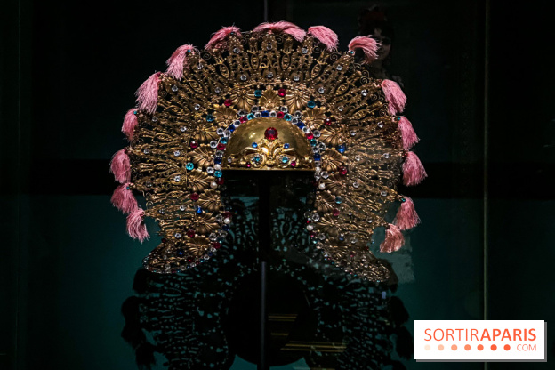 Bijoux de scène de l'Opéra de Paris : l'exposition de parures merveilleuses au Palais Garnier - IMG 2439 jpg